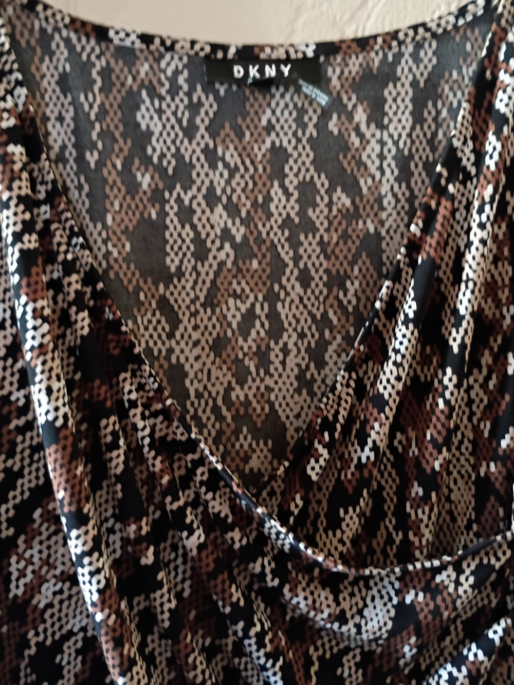 DKNY Sleeveless Top With Reptile Pattern, sz L